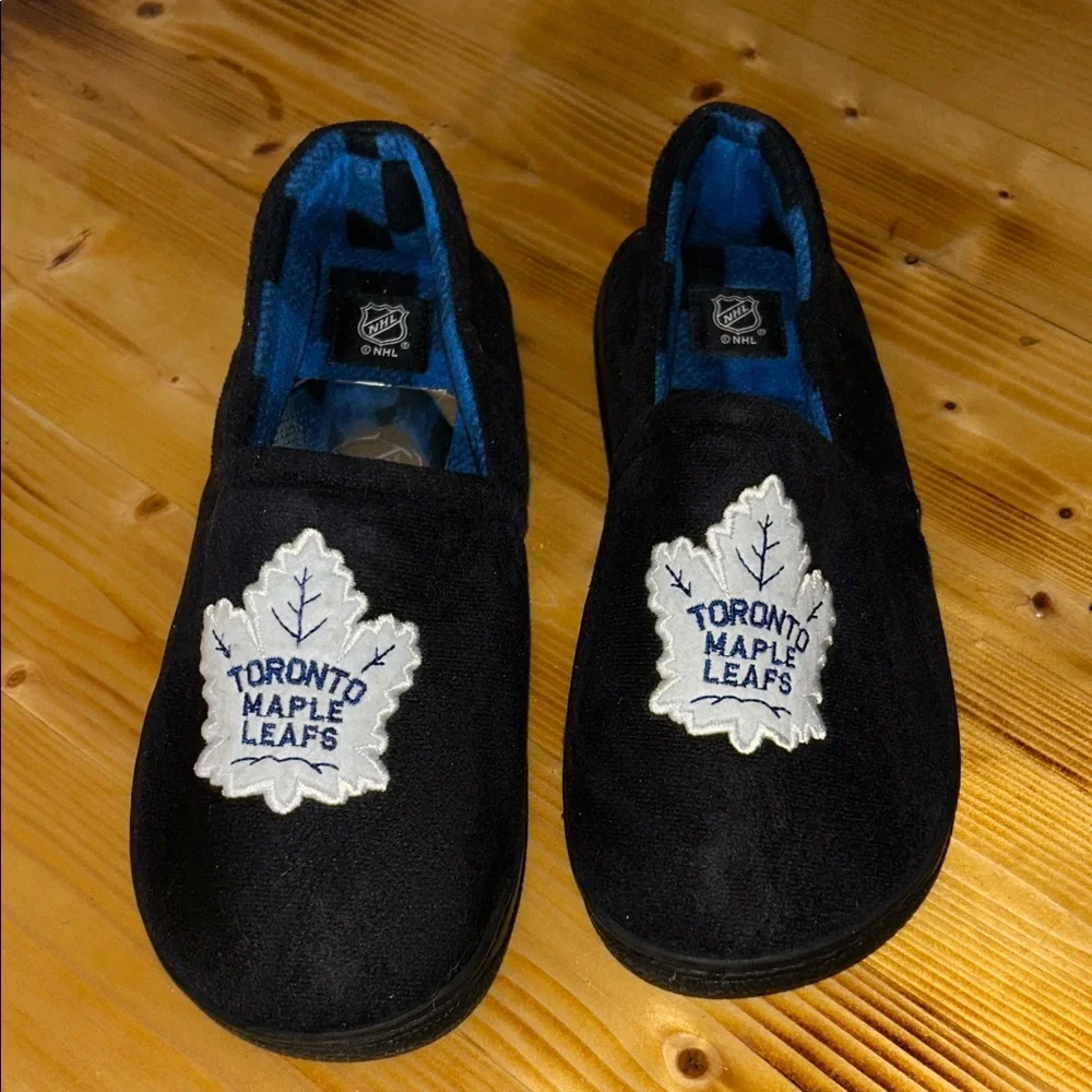 NHL Toronto Maple Leafs mens black and Blue Slippers size 8-10 - Picture 2 of 10